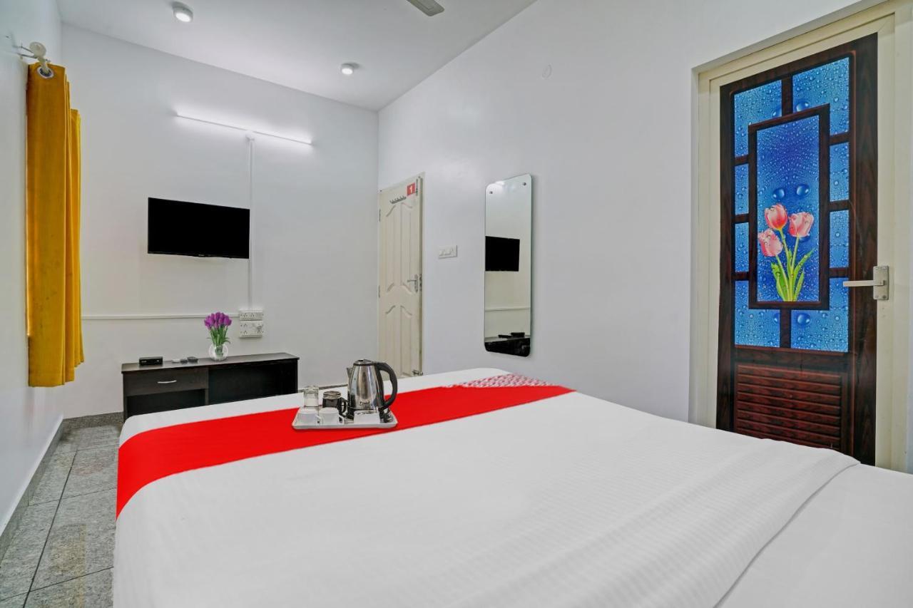 Oyo Thykoodam Sleep Inn Kochi Екстериор снимка