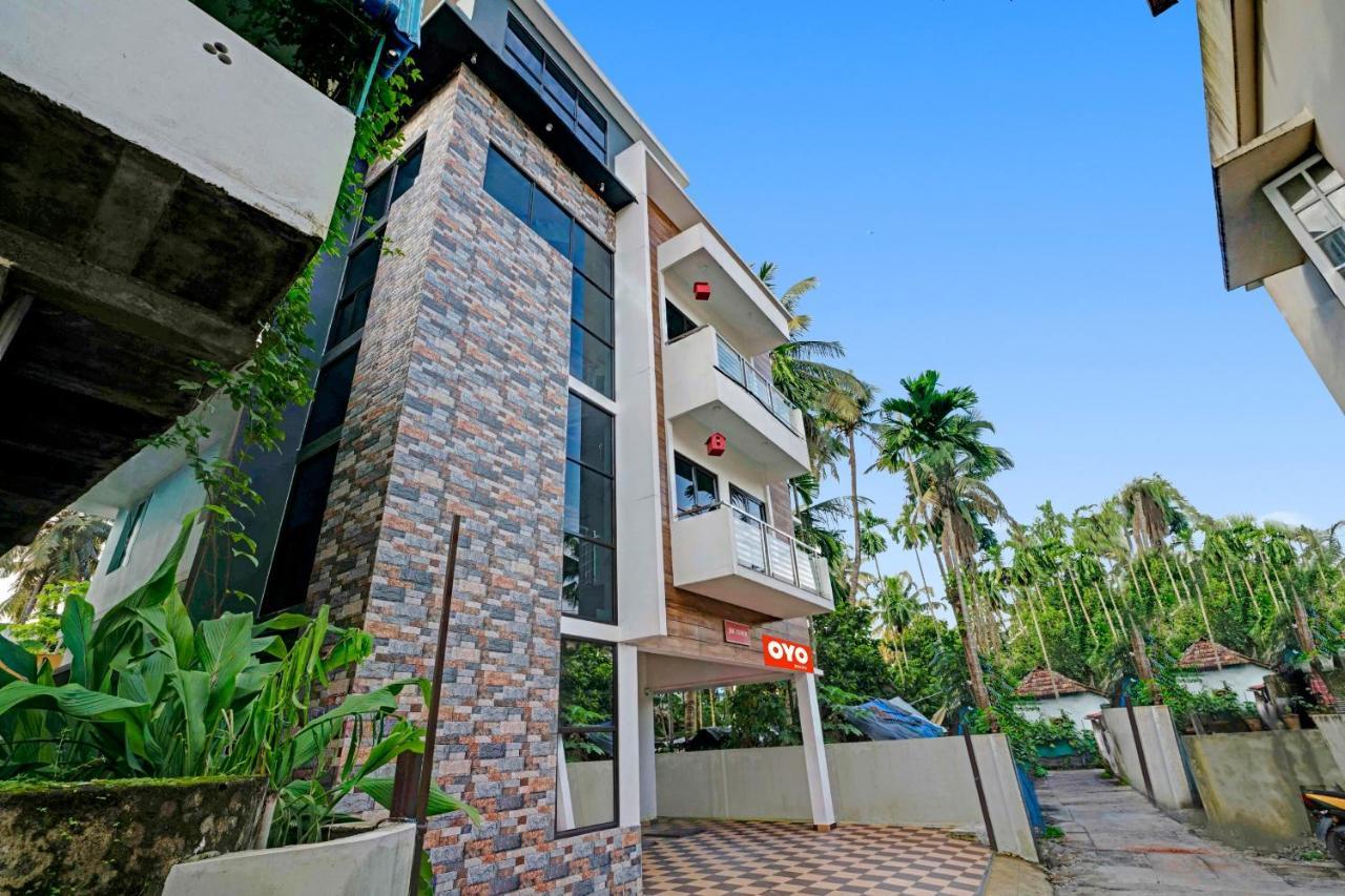Oyo Thykoodam Sleep Inn Kochi Екстериор снимка